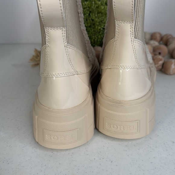 SOREL Caribou X Boot Cozy Faux Shearling Trim Chelsea Boots Sz 11 - Picture 8 of 12